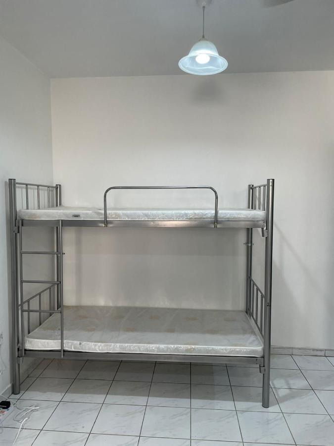 Brand New Boys Hostel 5 Min Walk From Burjuman Metro Station Exit-4 With All Brand New Furnishings & Free Facilities 두바이 외부 사진